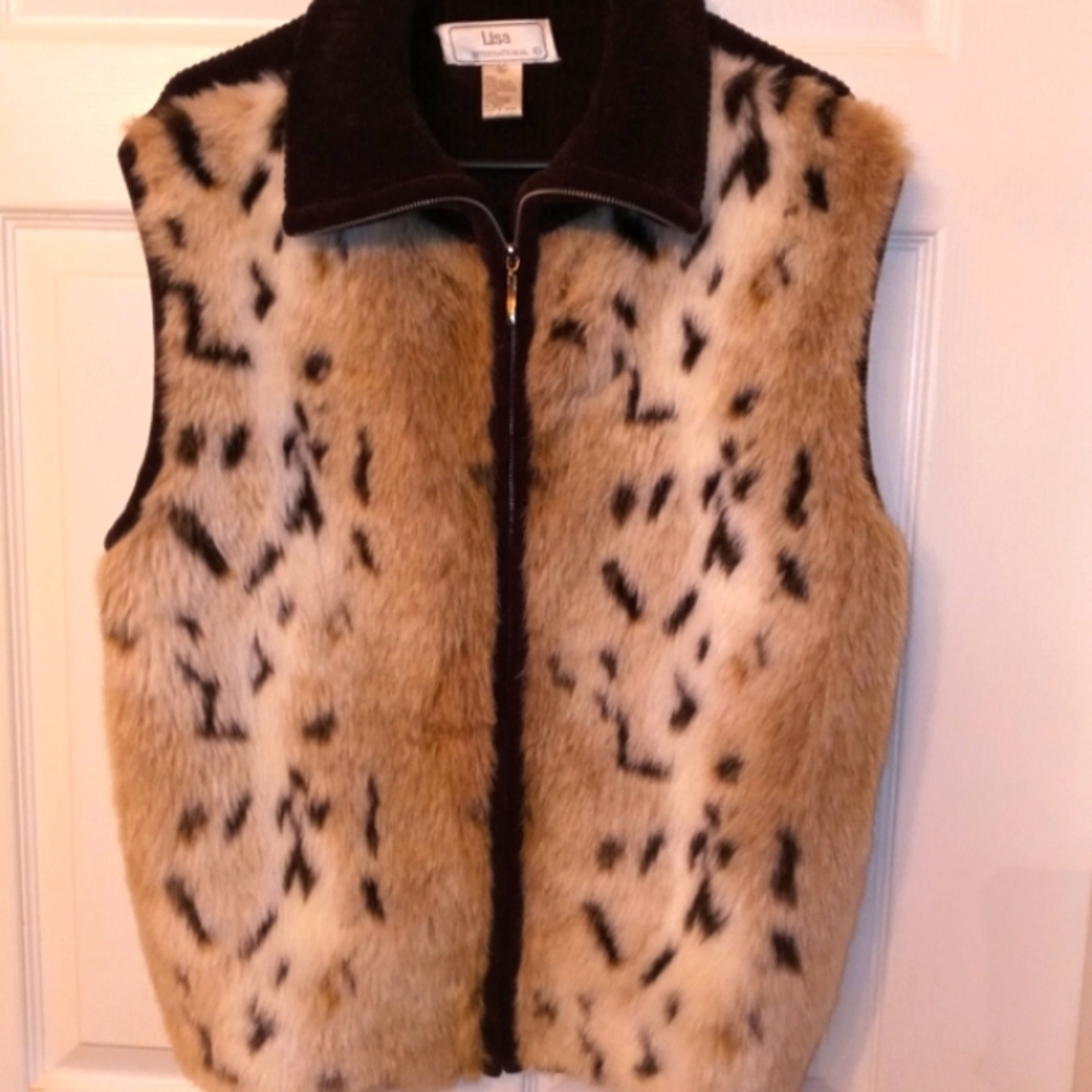 💞SOLD💞 LISA International Women's Faux Fur Sweater Vest XL